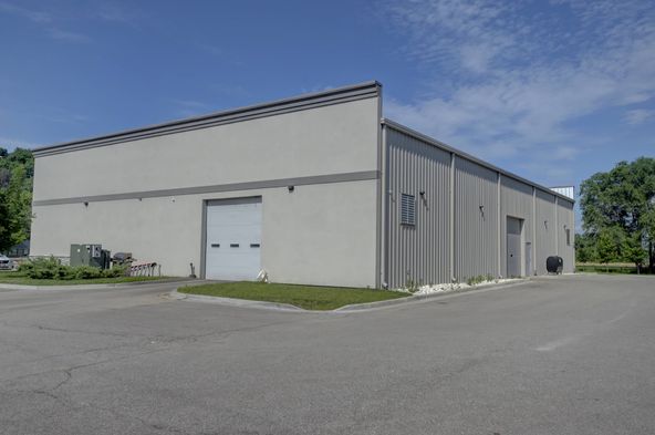 Midwest Auto Direct: 11401 Kaw Dr, Edwardsville, KS 66111